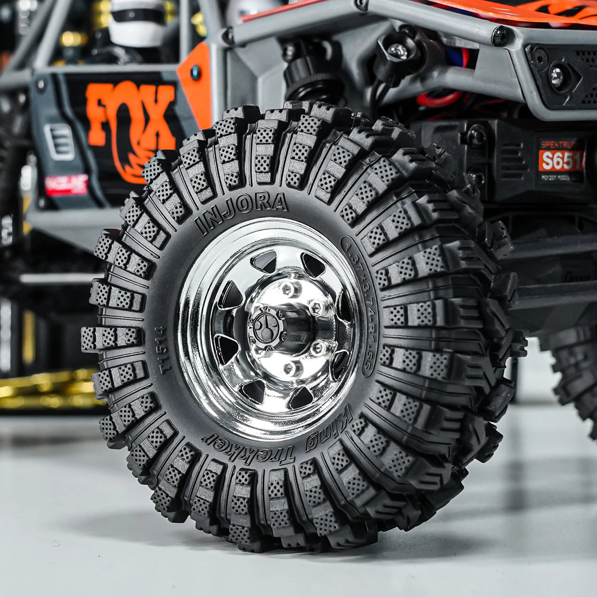 Pneus 1.55 King Trekker pour crawler RC – détail